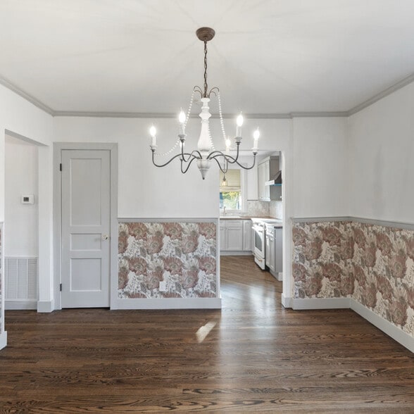 Building Photo - 1607 Riverside Dr