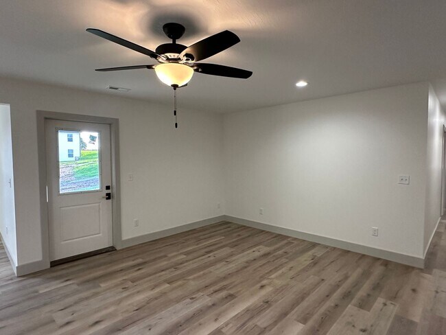 Building Photo - NEW CONSTRUCTION 5 Bed 3 Bath w/ Walk Out Basement Waynesville School District