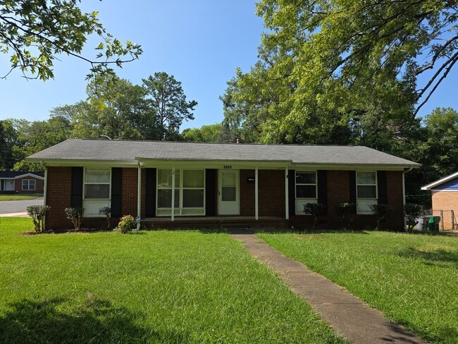 Primary Photo - 4800 Crestmont Dr