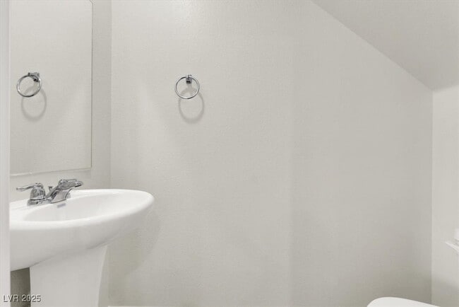 Building Photo - 6065 Amaryllis Fls St