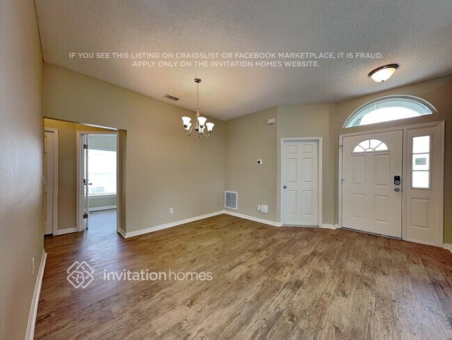 Building Photo - 113 Woodbury Pines Cir