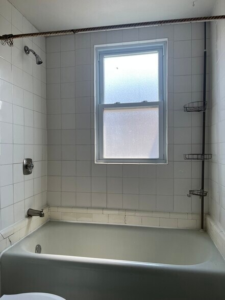 Building Photo - 3220 N Oakland Ave