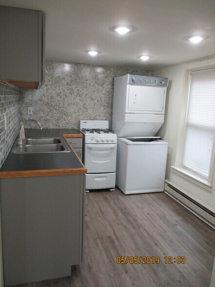 Building Photo - 47 S Sterley St