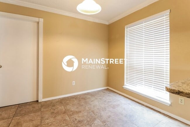 Building Photo - 3 Bedroom Pet-Friendly Home in Oklahoma City, OK with Main Street Renewal