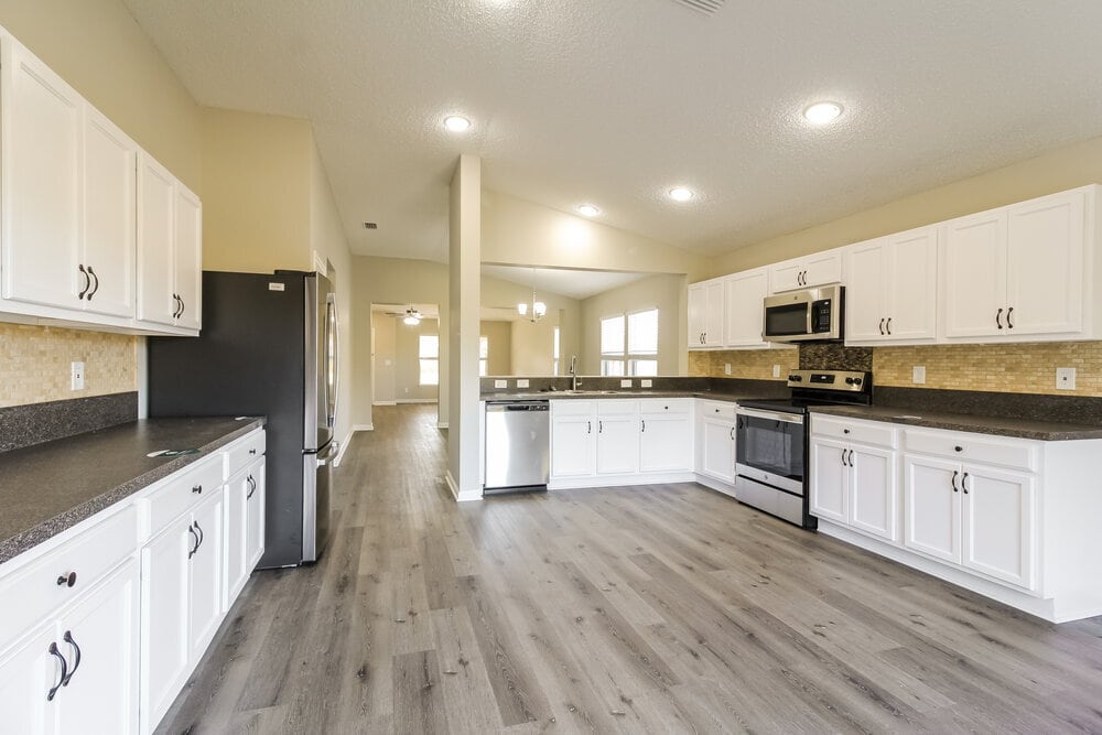 Building Photo - 76205 Deerwood Dr