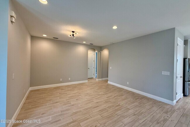 Building Photo - 3283 Casare Dr