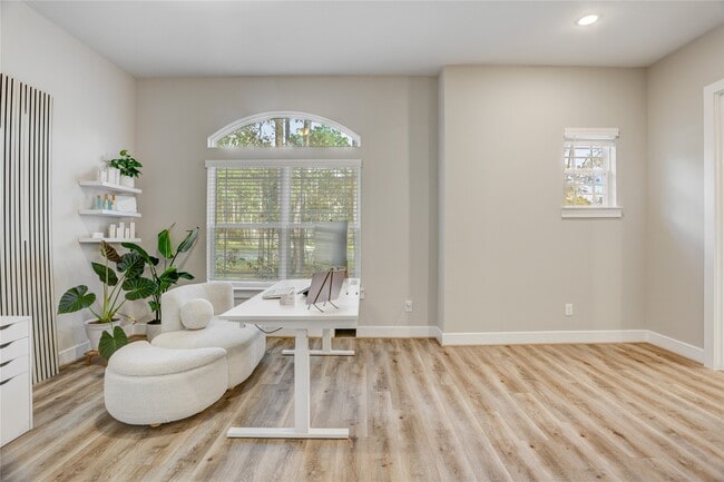 Building Photo - 1619 Chisos Bnd