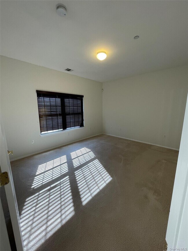 Building Photo - 75 Jacqueline Way