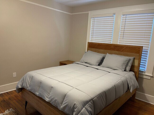 Building Photo - Charming 3BR House in Savannah