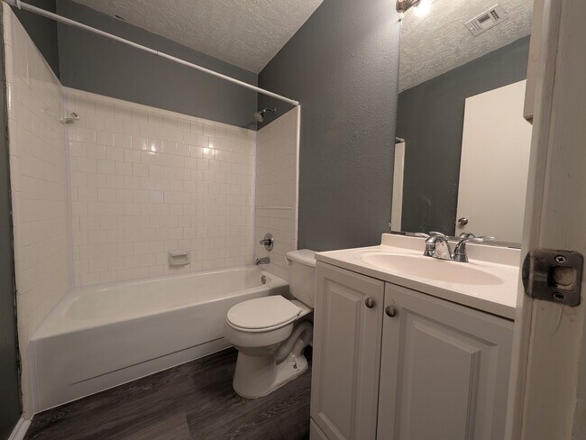 Building Photo - 10607 Staghill Dr