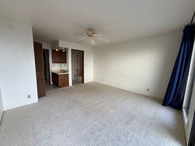 Building Photo - For Rent | 2 Bedroom, 2 bathroom Condo in Kona Eastwind with 1 assigned parking stall