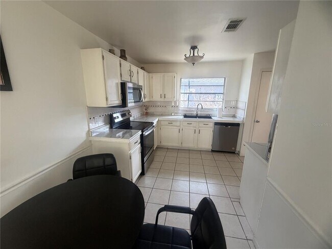 Building Photo - 3141 Arrow Dr