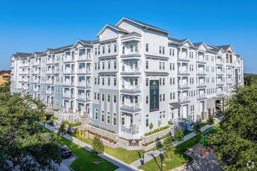 2050 Jake St Orlando, FL 32814 - Gables Baldwin Park