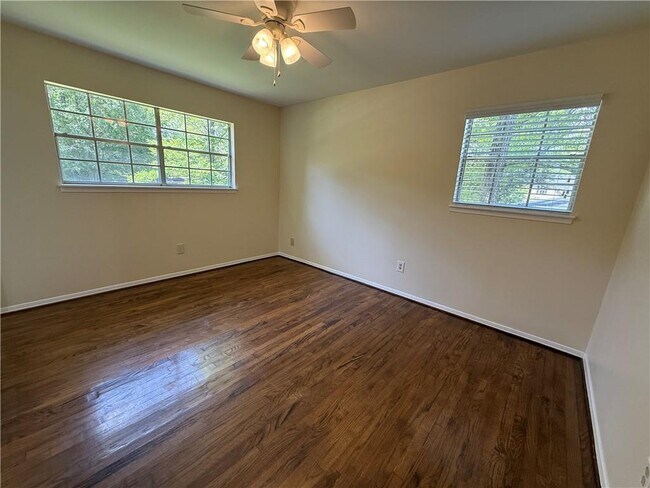 Building Photo - 3512 Shadowwood Ct