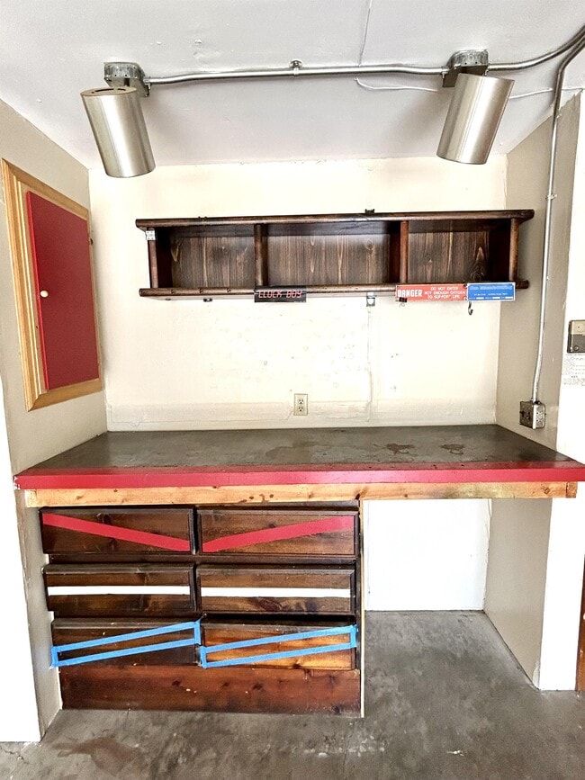 Building Photo - 2510 Plumtree Grove