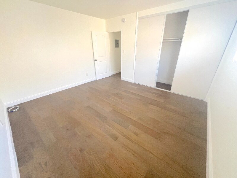 Building Photo - 10753 Palms Blvd