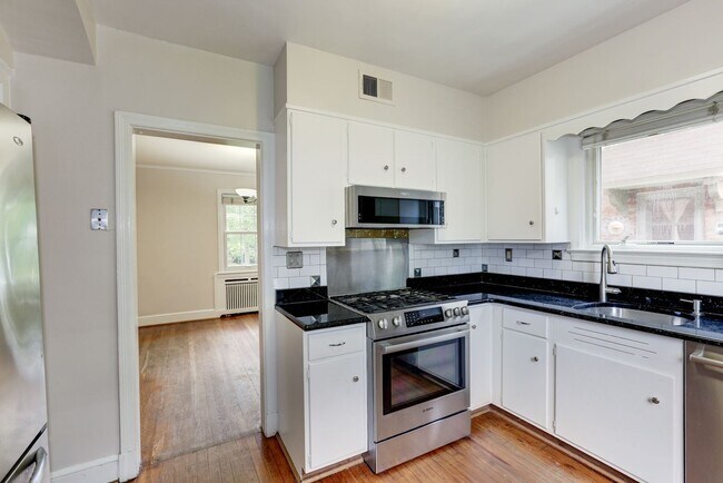 Building Photo - 4933 47th St NW