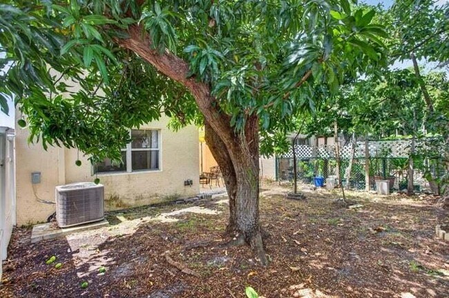 Building Photo - 4131 Eastridge Cir