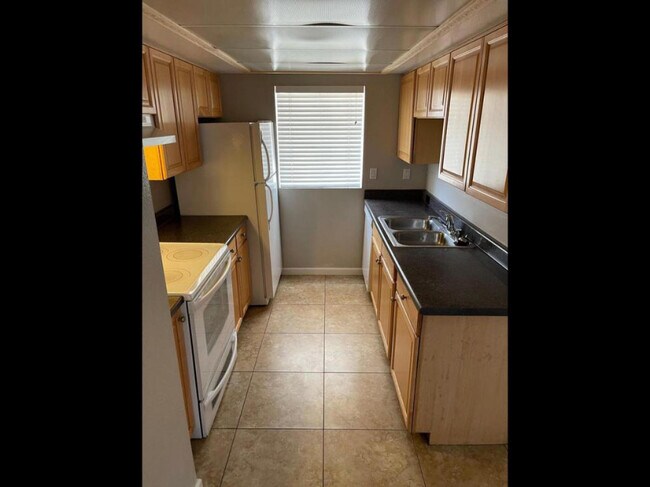 Building Photo - 2155 W Wickieup Ln, Phoenix, AZ 85027