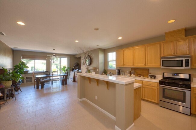 Building Photo - Amazing Large 3 Bedroom 2 Bathroom Home for Lease in Patterson