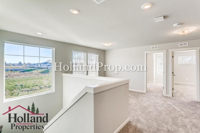 Building Photo - Modern Luxury Living Near Intel, Parks & Everything You Need!