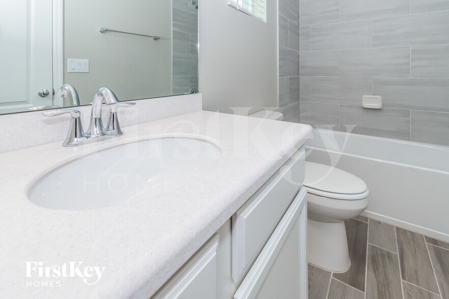 Building Photo - 10155 Pavnes Creek Dr