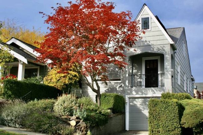 Primary Photo - 3-Story Greenlake Home with a View - Deck ...