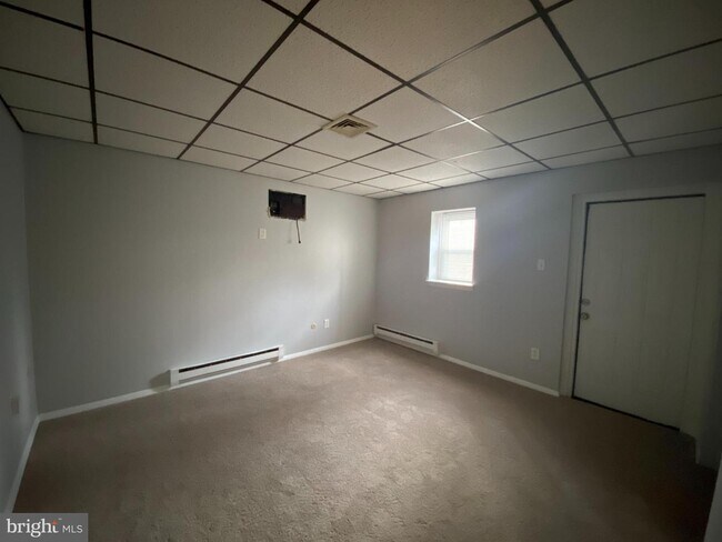 Building Photo - 1048 Gray Ave