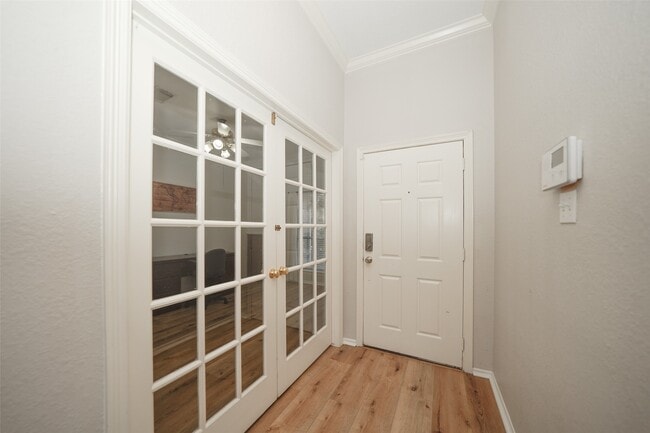 Building Photo - 6210 Fawnlake Dr