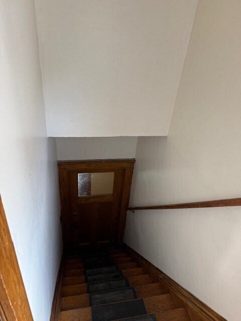 Building Photo - 430 Colvin Ave