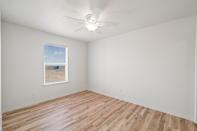 Building Photo - 109 North F M 789