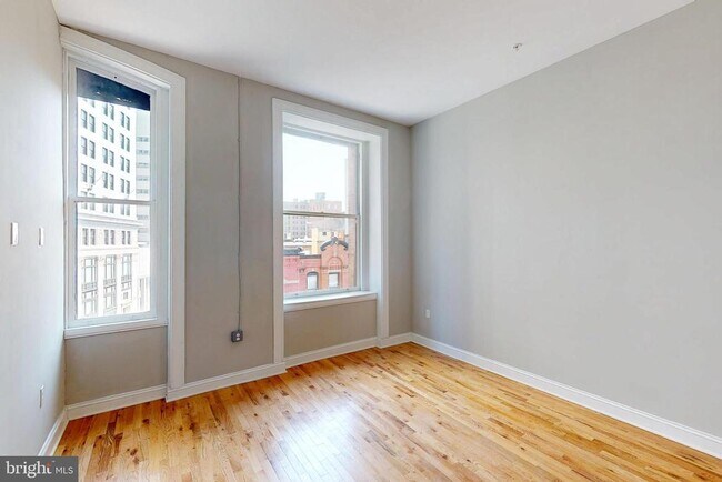 Building Photo - 100 W Lexington St