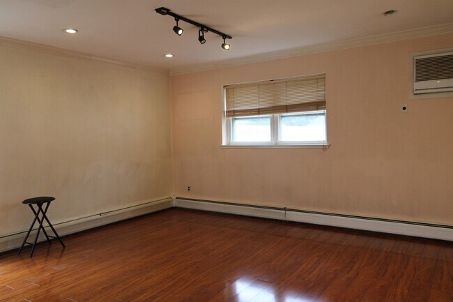 Building Photo - 39 Millridge Rd
