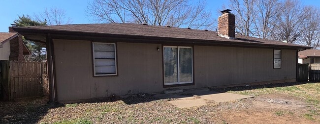 Building Photo - 4 Bedroom home in Southwest Springfield for $1595!