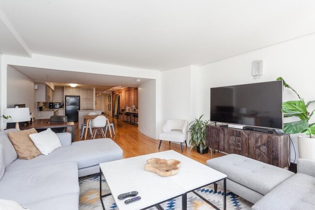 Primary Photo - 1 bedroom in Chicago IL 60605