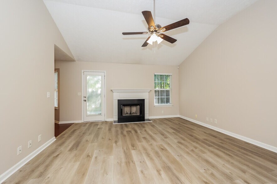 Building Photo - 816 Pantera Dr