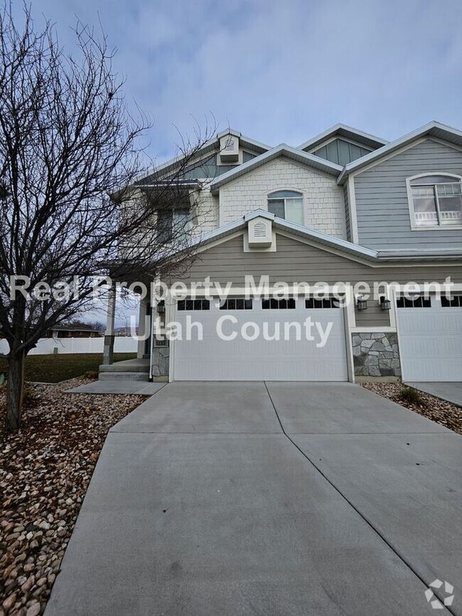 Building Photo - Orem Townhome Central to City Center