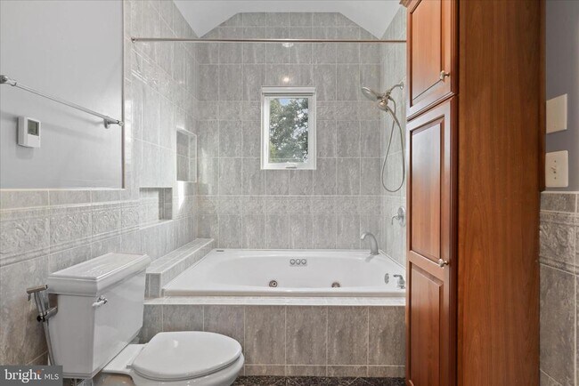 Building Photo - 5202 Garner St