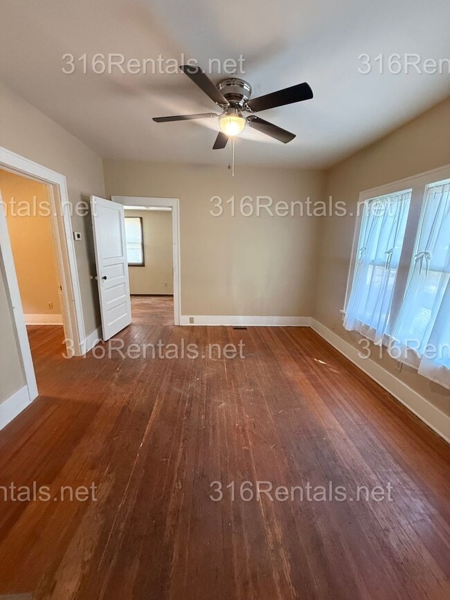 Building Photo - 1055 S Roosevelt St