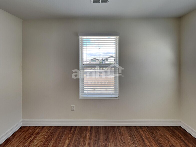 Building Photo - 5804 Petronius St