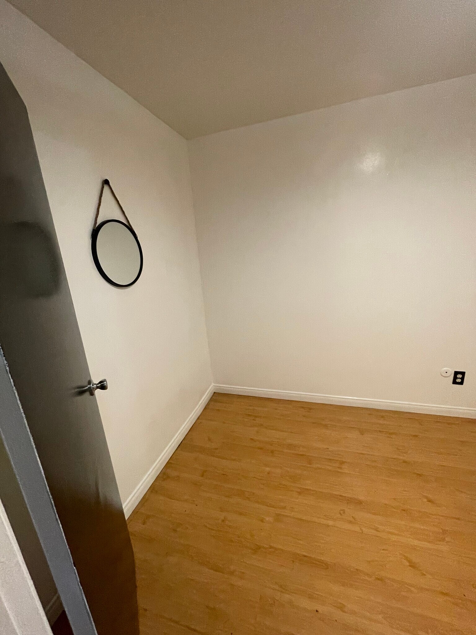 Separate area for sleep (bedroom) - 960 Larrabee St