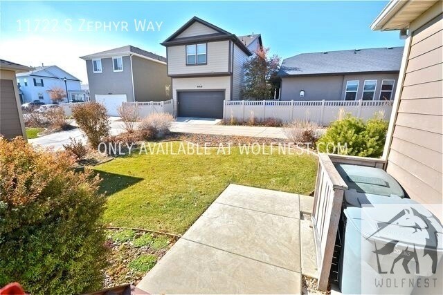 Building Photo - No Security Deposit Option! Amazing 3 Bedr...