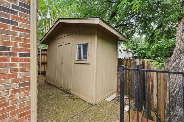 Building Photo - 3228 Kent Dr