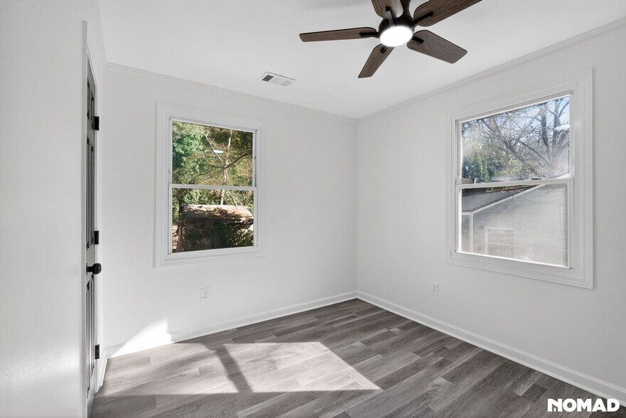 Building Photo - 1262 Kenilworth Dr SW