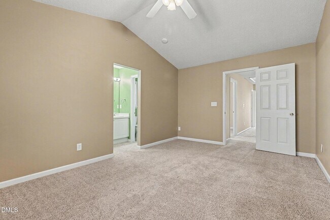 Building Photo - 233 Woodson Dr