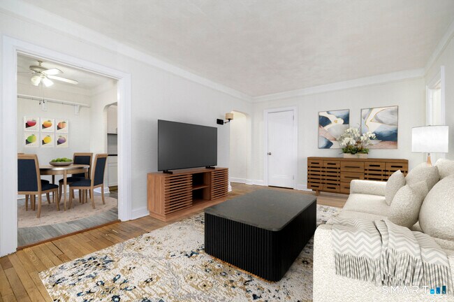 Building Photo - 8 Washington Ct