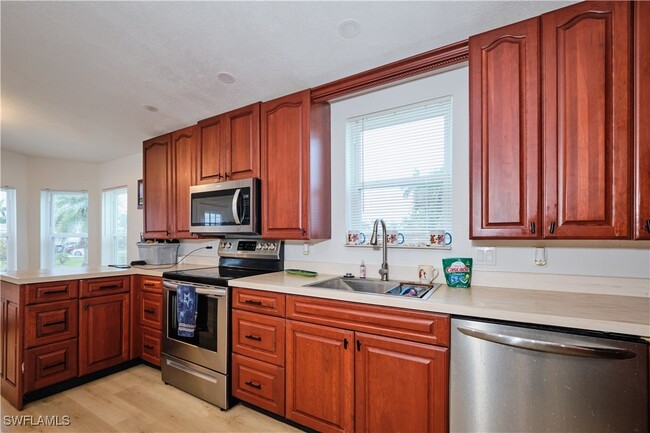 Building Photo - 16820 Banyon Dr