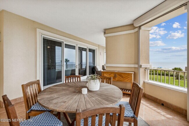 Building Photo - 426 Beachside Pl