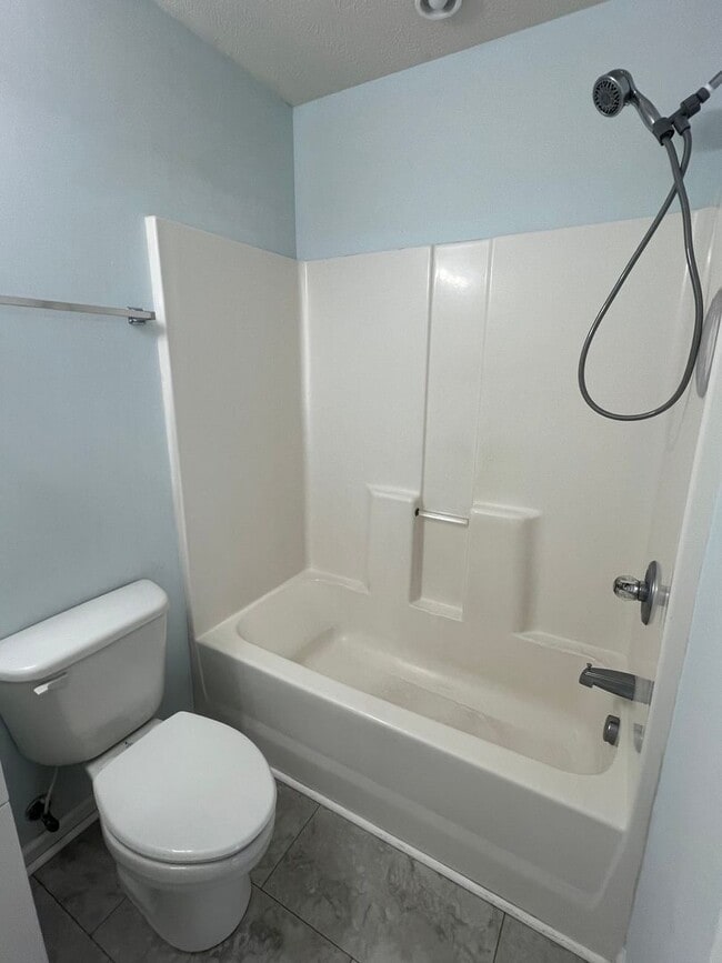 Building Photo - 1-Bedroom, 1-Bath Condo