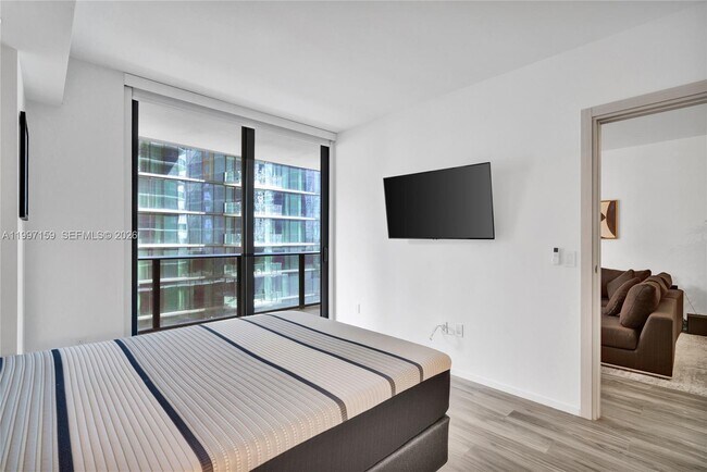 Building Photo - 801 S Miami Ave